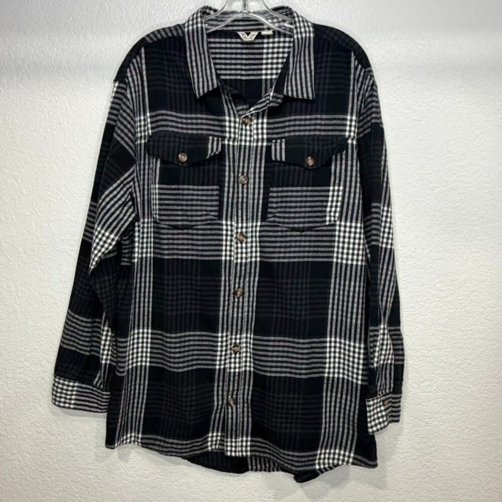 Roxy XL Black and White Plaid button up long sleeve shirt 464